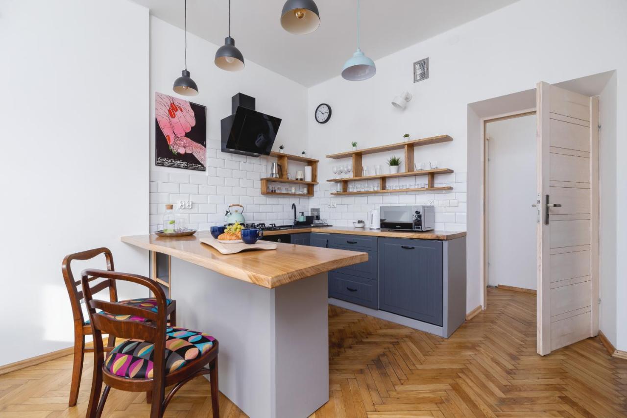 Old Town Apartments Basztowa By Renters Krakow Exterior photo