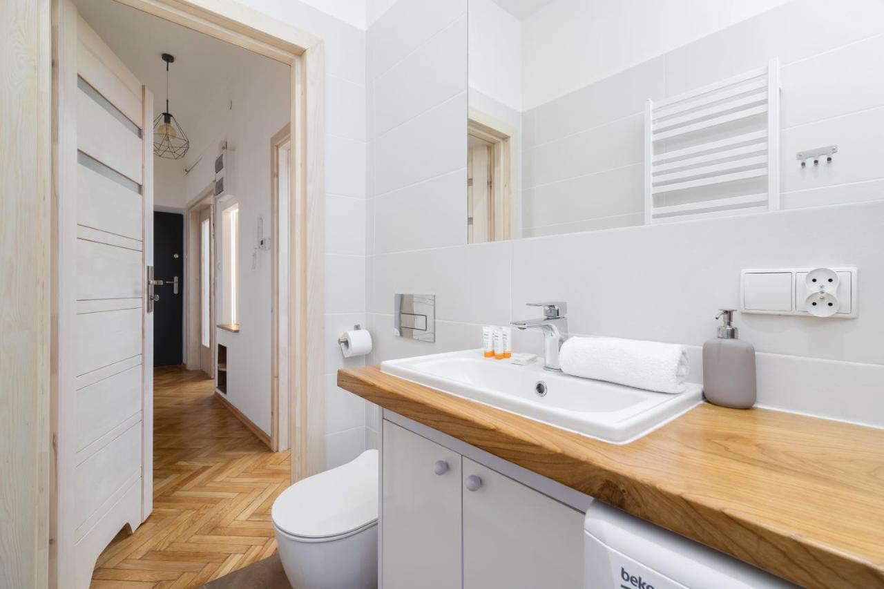 Old Town Apartments Basztowa By Renters Krakow Exterior photo