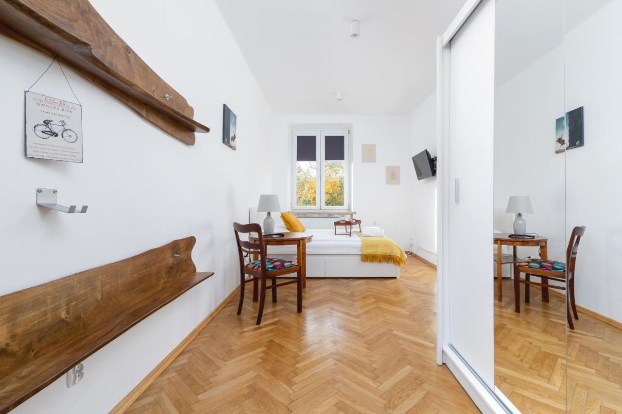 Old Town Apartments Basztowa By Renters Krakow Exterior photo