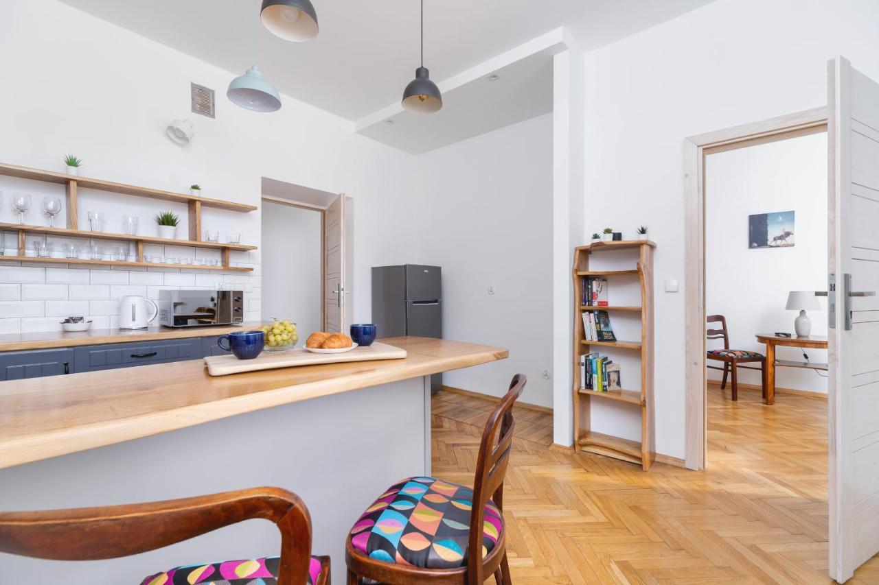 Old Town Apartments Basztowa By Renters Krakow Exterior photo